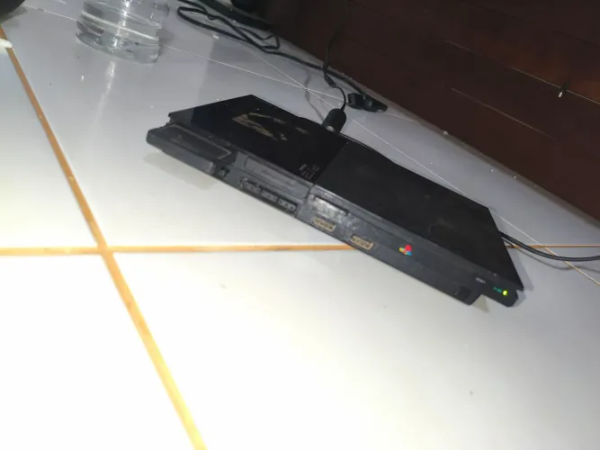 Vende-se PS2 desbloqueado com entrada para pendrive, leitor não funcionando