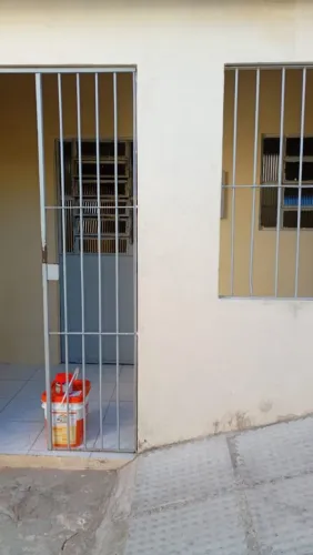 Alugo Casa na Vila Torres Galvão.