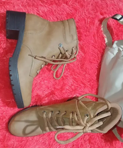 Vendo Coturno feminino