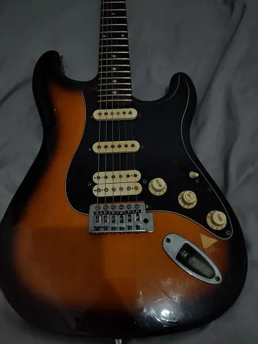 Guitarra Michael 1999 HSS