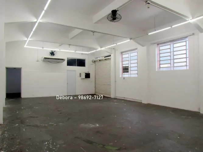 Ponto comercial/Loja/Box para aluguel possui 150 metros quadrados com 2 quartos