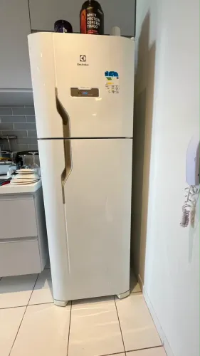 Geladeira Electrolux Frost Free 371L - Excelente estado de conservação 