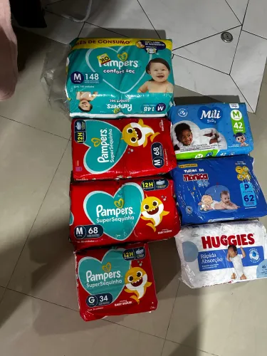 Lote de fraldas para bebê