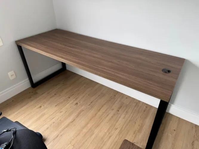 Mesa 1,90 mobly em ótimo estado