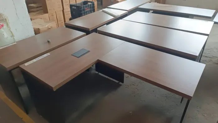 Mesa Em L Estacao De Trabalho Pe Painel 120x160 Amadeirada Mesa 02