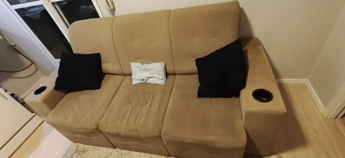 Sofá Retrátil Três Lugares
