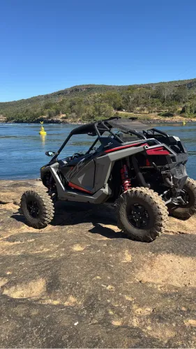 UTV Polaris RZR turbo R 2022
