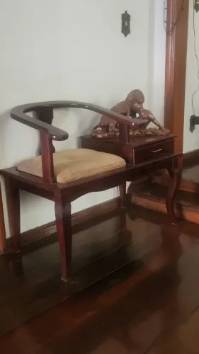 Mesa de telefone em mogno (namoradeira)