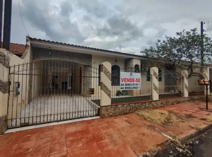 Casa para venda tem 163 metros quadrados com 3 quartos em Centro - Paiçandu - PR