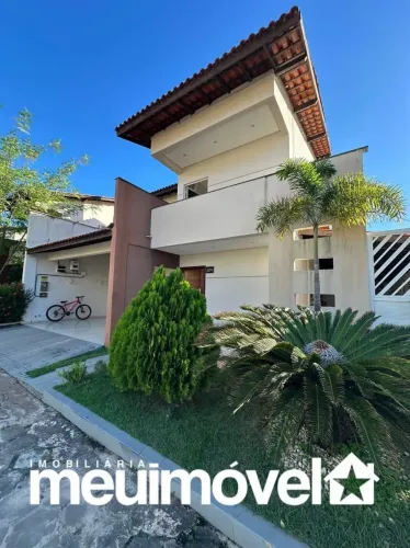 CASA EM CONDOMÍNIO FECHADO