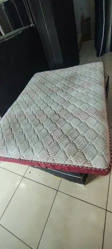 COLCHÃO CASAL DE MOLAS COM ESPUMA USADO R$380 ENTREGA GRÁTIS 