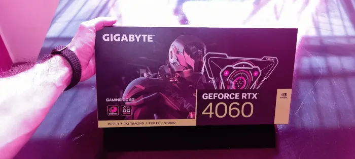 RTX 4060 8GB Gigabyte Triple Fan - Impecável