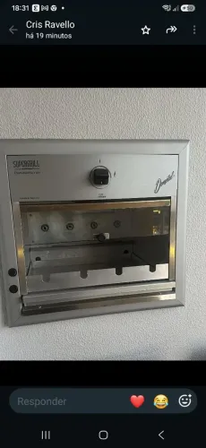 Churrasqueira a gás Dometal com 4 espeto giratório