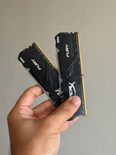 Memória RAM 16GB com RGB - HyperX Fury