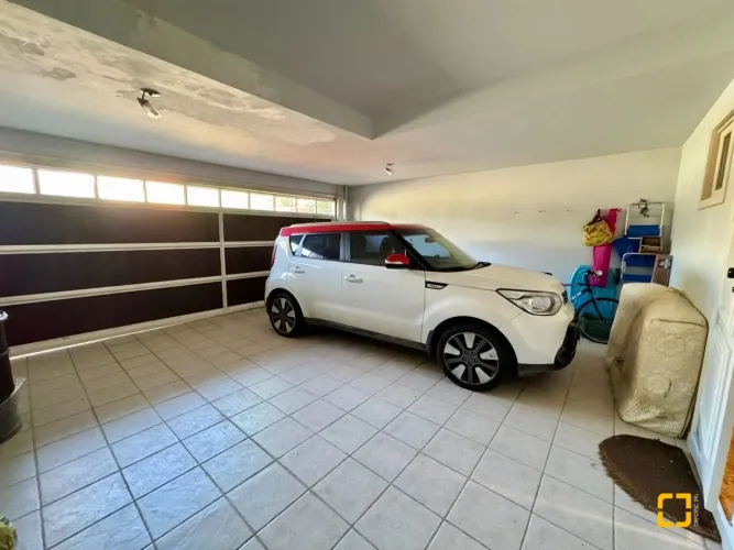 caca 4 dorm. sendo 3 suítes, terreno 630m², lazer.