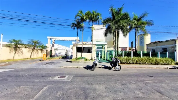 Apartamento com 2 quartos, cozinha com geladeira e fogão e 01 vaga de garagem, no bairro F