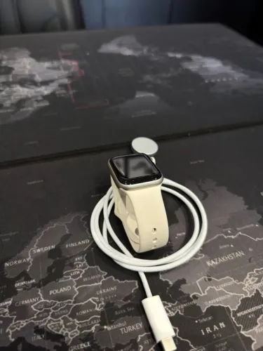 apple watch Se 3 40mm prata GPS garantia ate out/2026