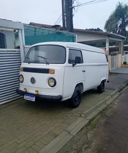 Volkswagen Kombi Furgão 2004