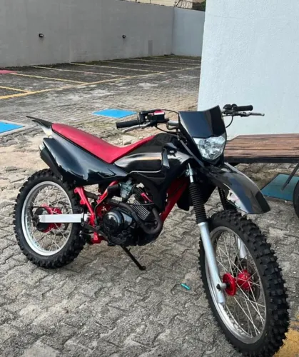 Vendo moto de trilha