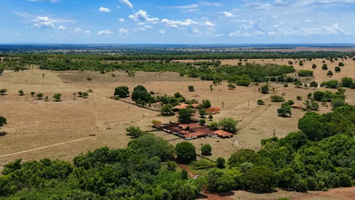 Fazenda em Jussara com 344,75 alqueires, 47 pastos e estrutura completa