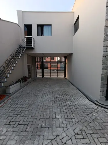 Alugo casa alto padrão em residencial particular na Augusto Montenegro 