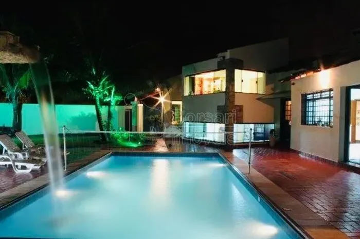 Casa Para Locação e venda com tres quartos sendo um suíte e ampla área de lazer localizada