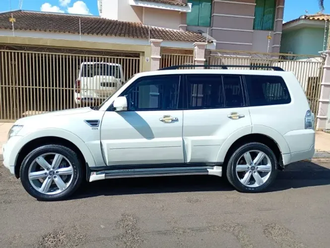 Mitsubishi Pajero HPE Full 3.2 4X4 T.i.dies. 5P AUT 2014