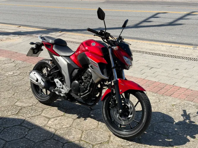 Yamaha FZ25 Fazer 250