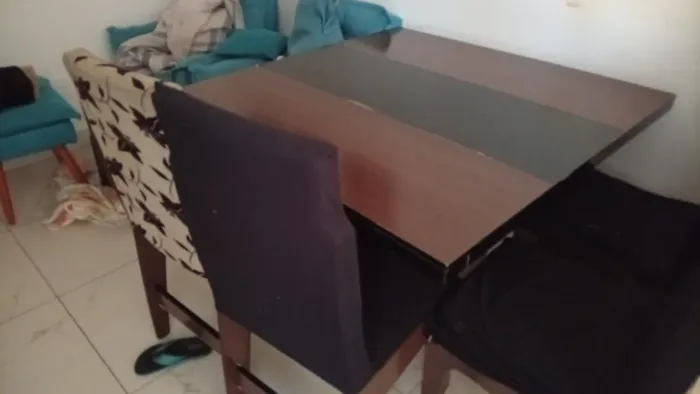 Mesa 4 cadeiras 