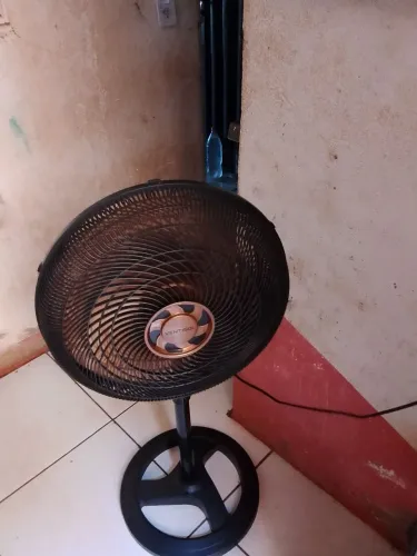Ventilador semi novo