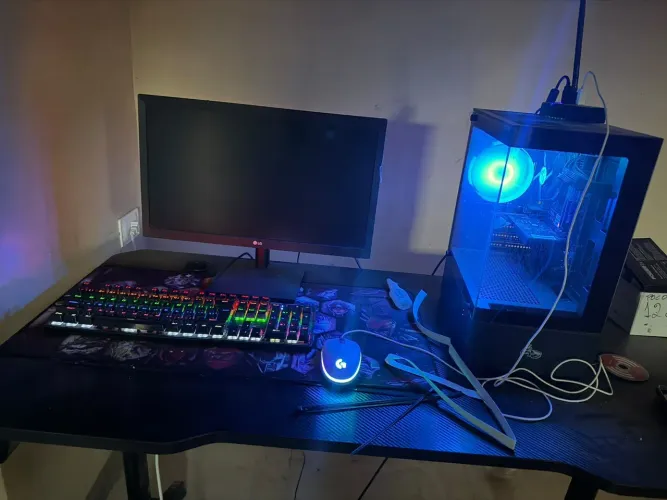 Computador ( o monitor não está incluso)