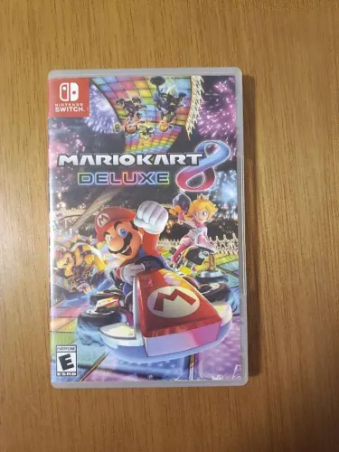 Mídia física - Mario Kart 8 Deluxe - Switch
