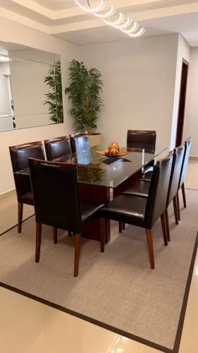 Jogo mesa com 8 cadeiras