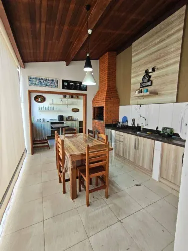 Casa com 4 dormitórios à venda, 193 m² - Centro - Itapetininga/SP