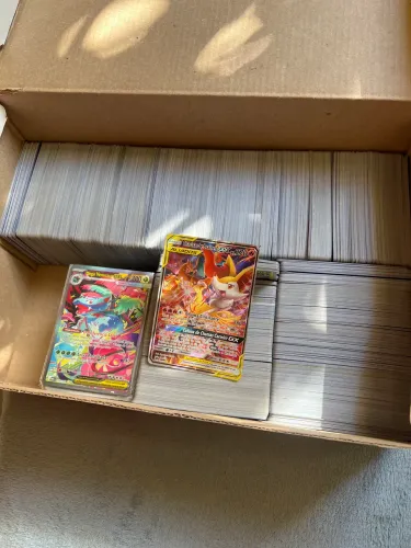 3mil cartas Pokémon + 40 raras garantidas + 1 carta com valor de 500$ (Mega Venusaur Ex)