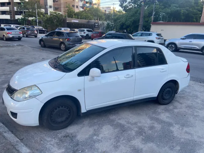 Nissan Tiida Sedan 1.8 16V Flex Fuel 4P 2012