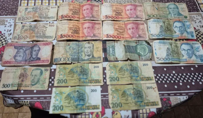 Vendo Cruzeiros / Cruzados