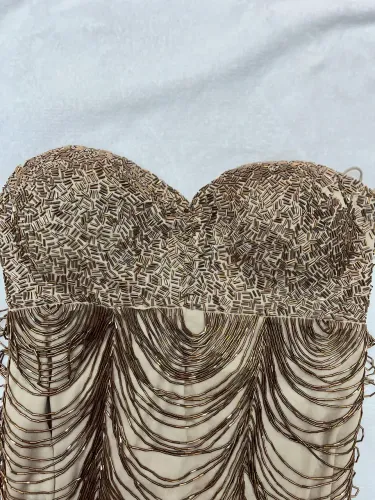 vestido bordado com pedrarias estilo corset