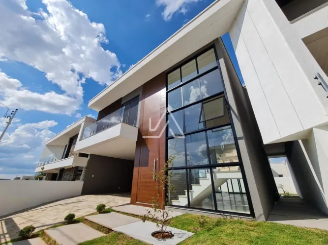 CASA COM PISCINA CIDADE NOVA- 3 SUÍTES