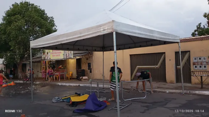 Tenda 5x5 semi nova 