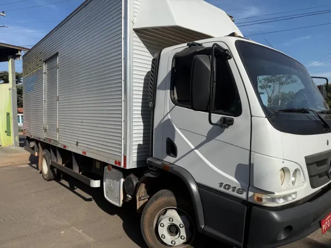 Mercedes Bens Acello 1016 - Ano 2014