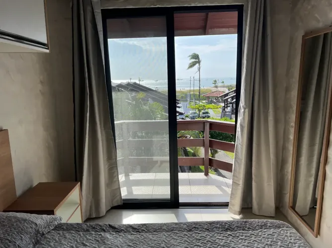 Duplex Geminado - Ponta das Canas - 2 quartos - Mobiliado