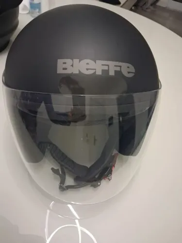 Capacete Bieffe Preto Fosco com Viseira Fumê + Capa Original