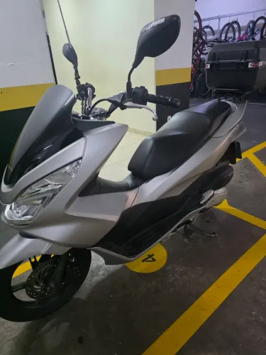Vendo PCX 150 DLX 2018 ÚNICO DONO