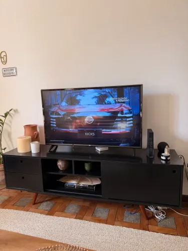 Rack de sala preto