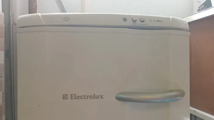 Freezer vertical Eletrolux