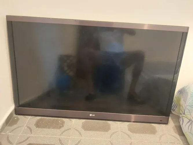 Tv 50 pol. Estava funcionando e de repente nao quiz ligar.Nao pretendo reparar