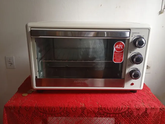 Forno elétrico em perfeito estado, usado pouquíssimas vezes, ainda está na garantia