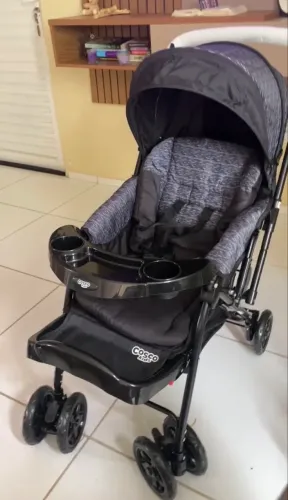 Vendo carrinho de bebê + bebê conforto Cosco reverse duo
