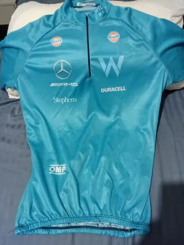 Vendo uma camisa de ciclistas masculino